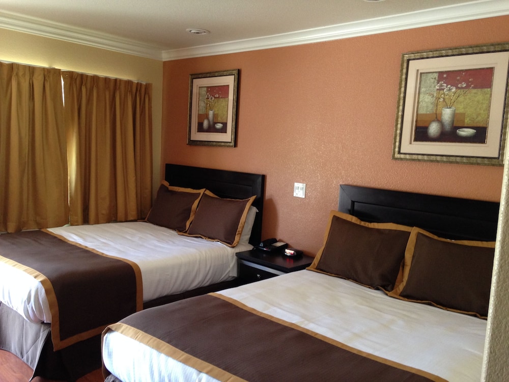 Monterey Surf Inn 15/40