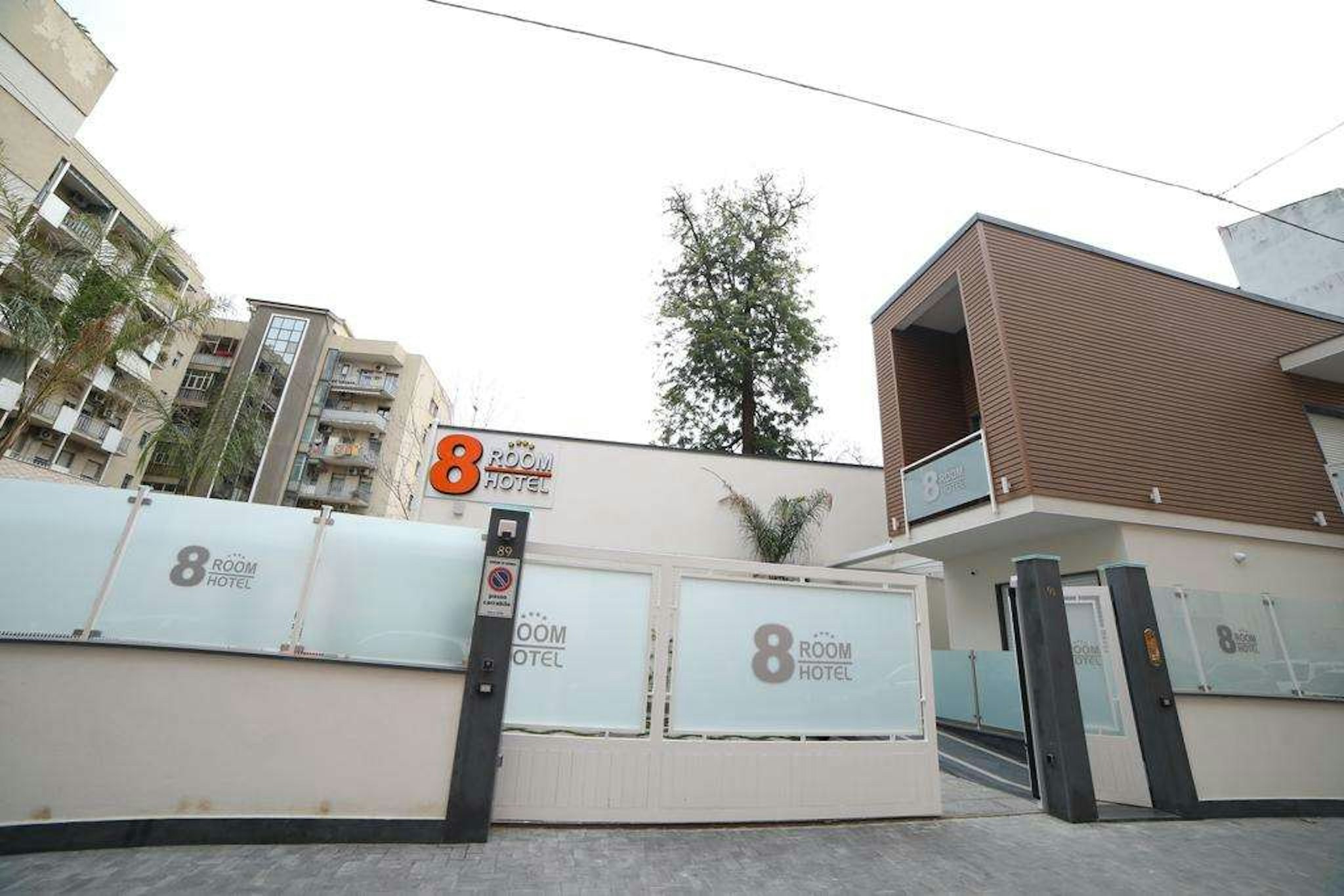 8 Room Hotel 6/80