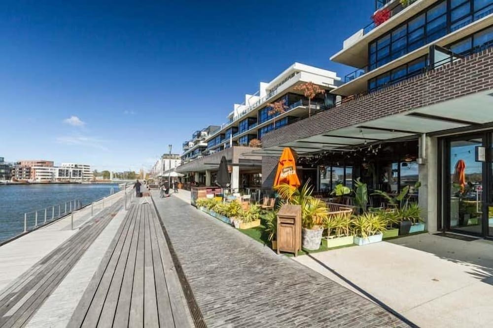 OXLEY COURT SERVICED APARTMENTS 36/41