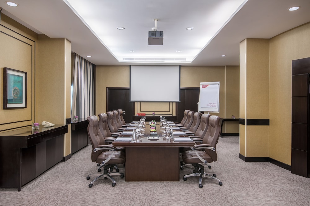 Crowne Plaza Jeddah 65/69