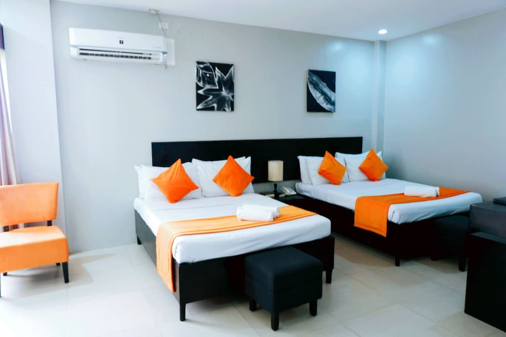 Holiday Suites Hotel Amp Resort 15/50