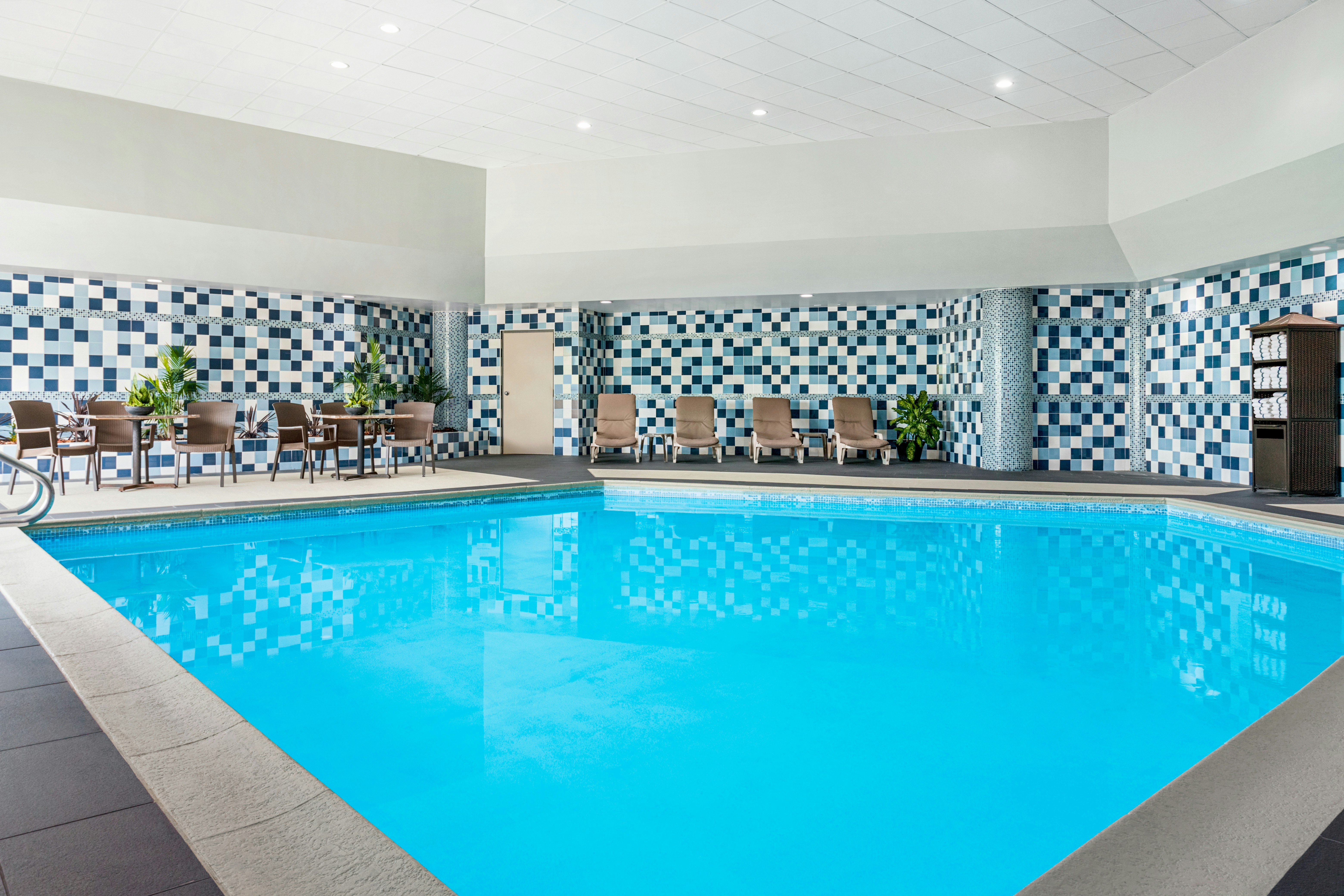 Holiday Inn Louisville East - Hurstbourne 46/78