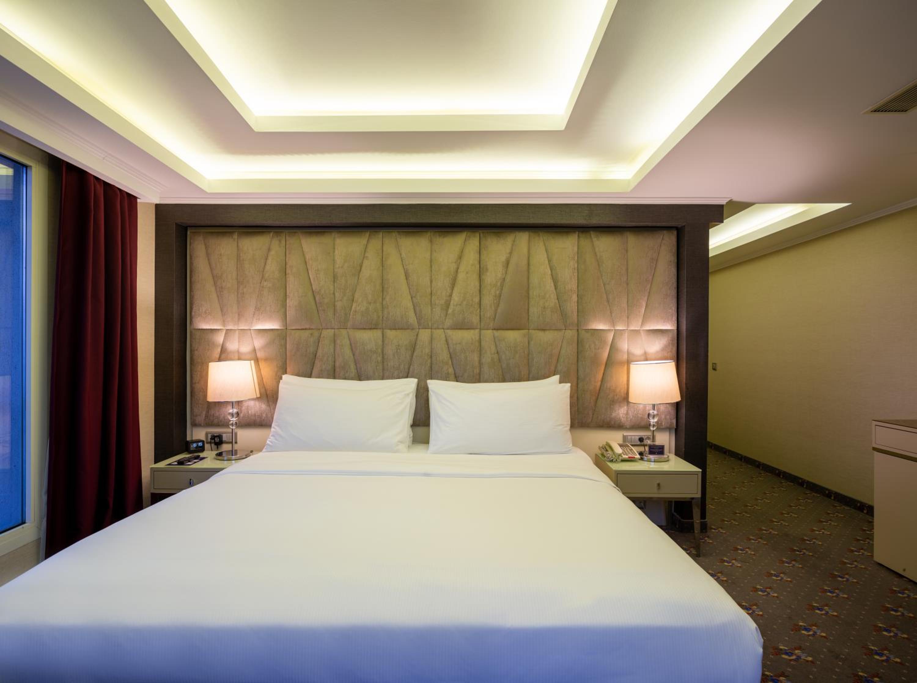 SUPERIOR, KING BED, SEA VIEW