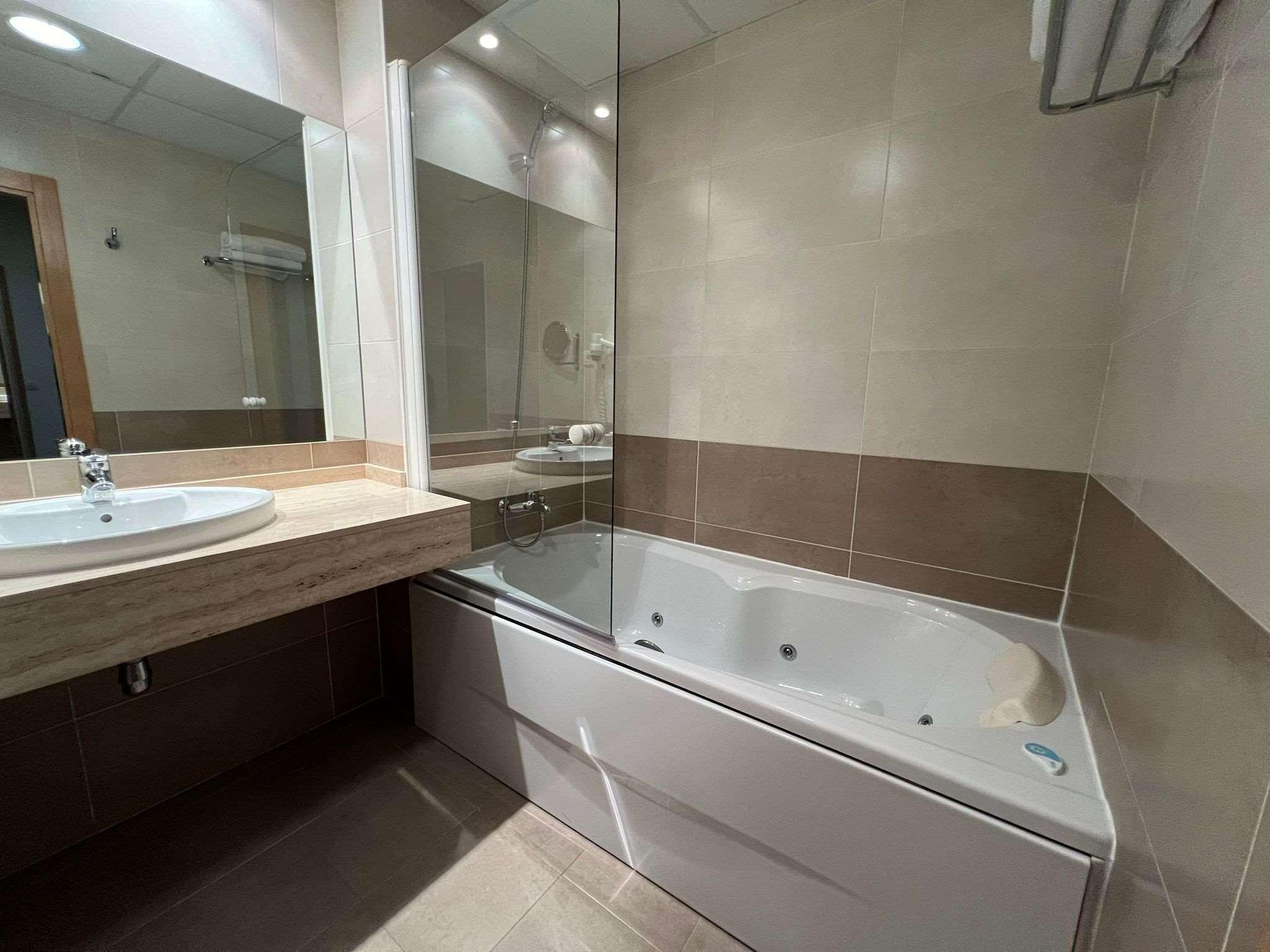 Blu Hotel Pamplona 29/32