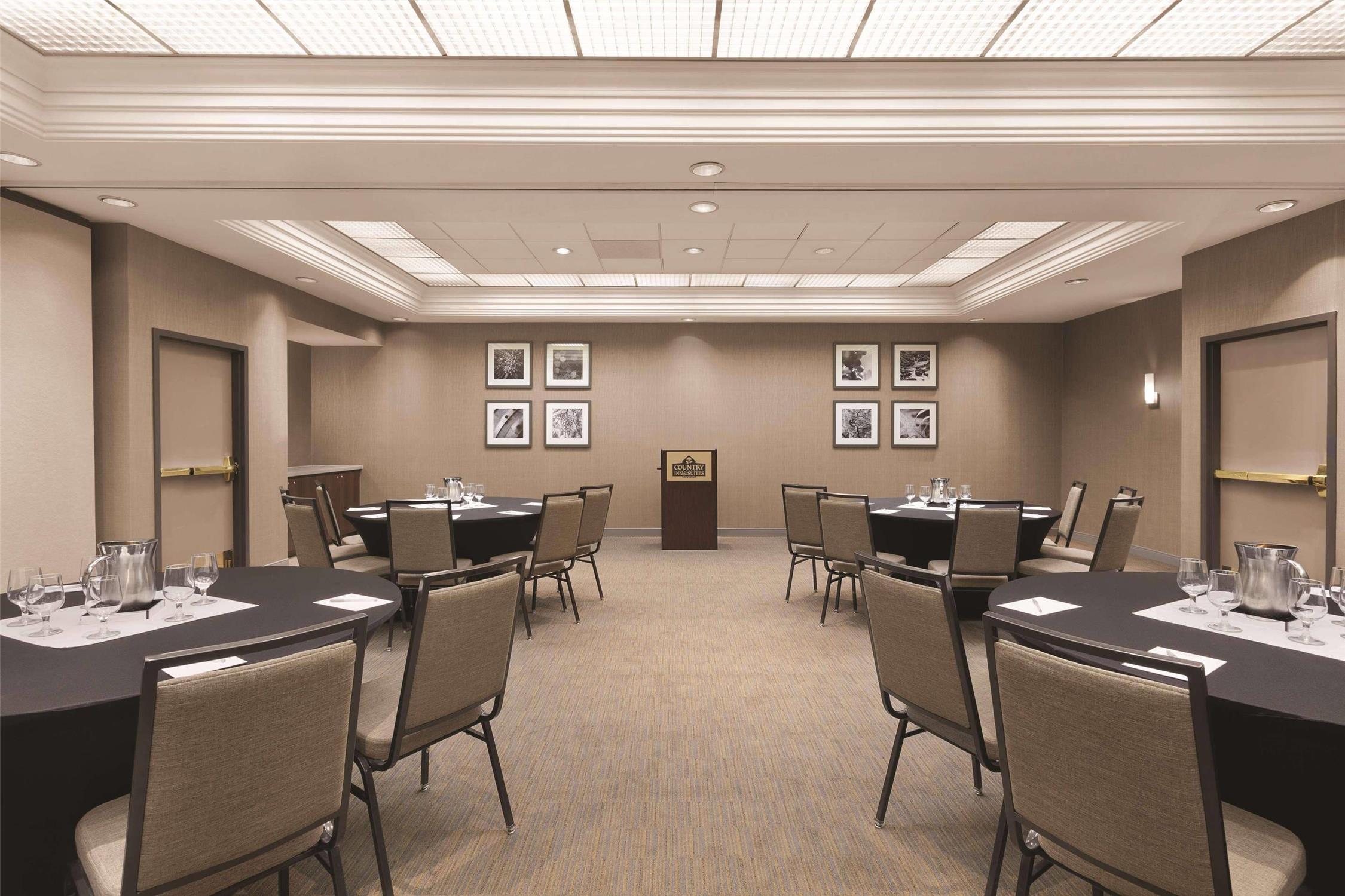 Country Inn Suites By Radisson Seattle Bothell Wa 25/32