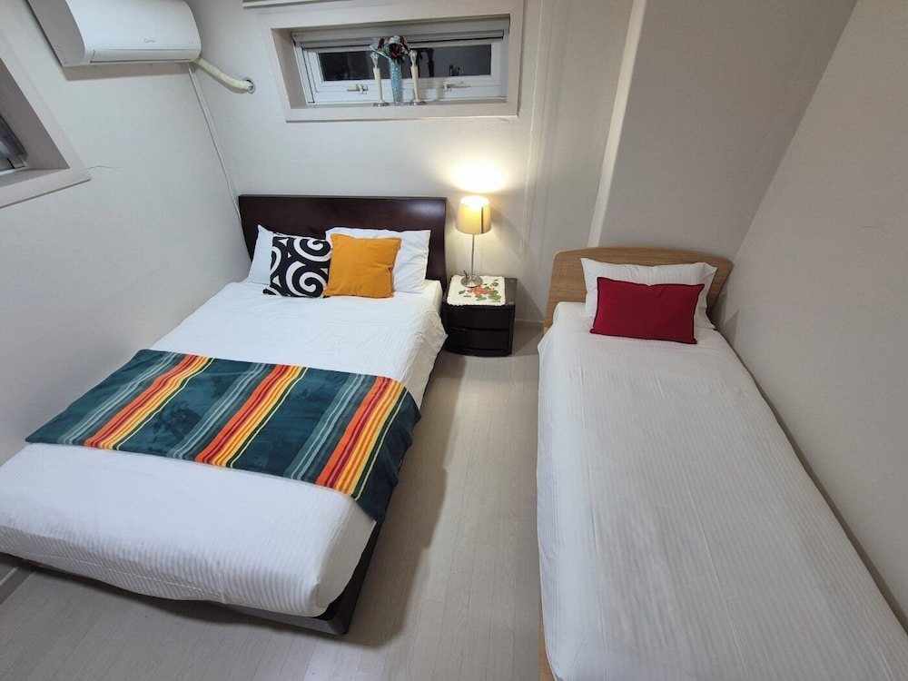 Riverside Guest House 20/45