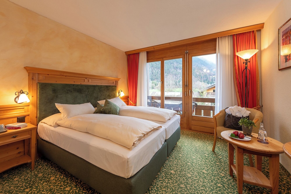 DELUXE, DOUBLE BED