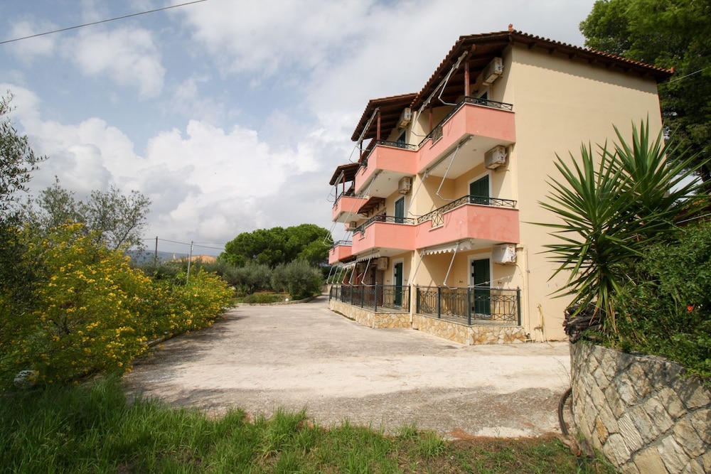 Almyros Studios And Apartments 34/44