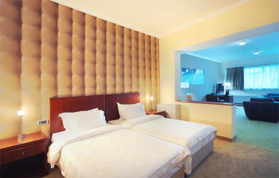 TURIST HOTEL 13/51