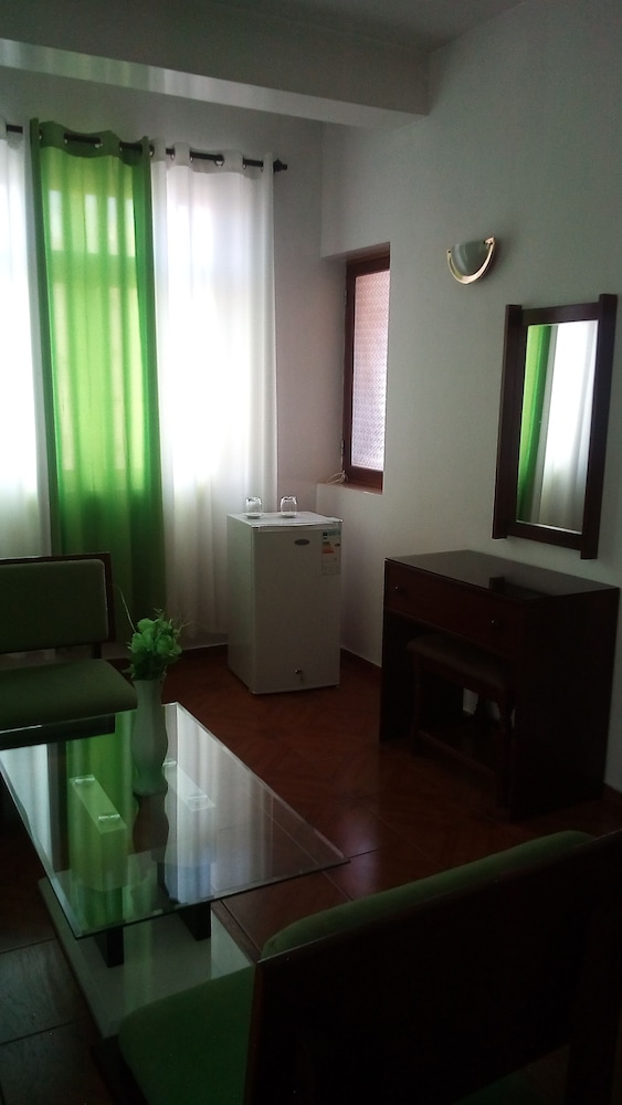 Chez Loutcha Residencial 25/50