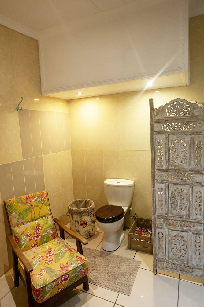 Town And Country Guest House 22/50