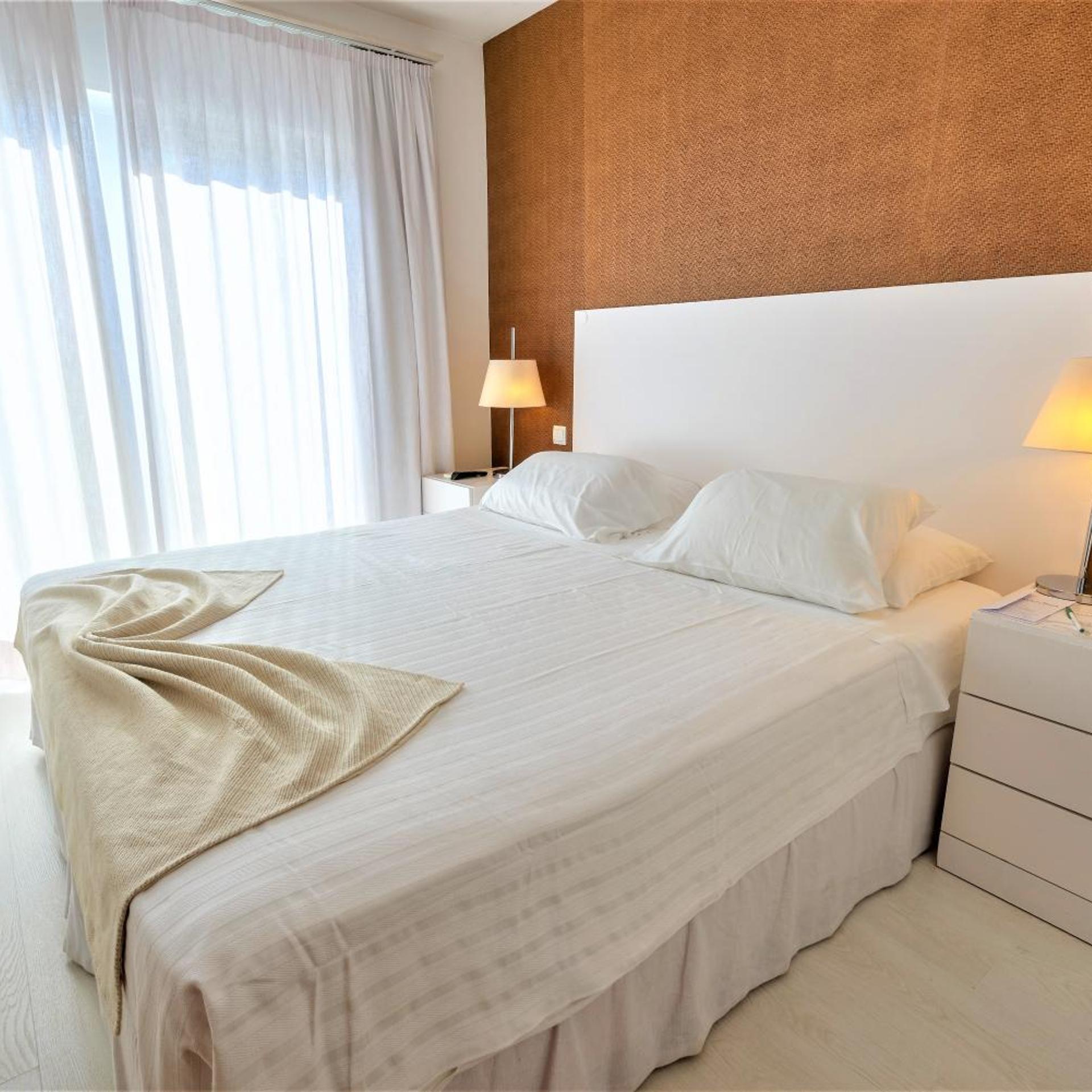ROOM, DOUBLE BED, BALCONY