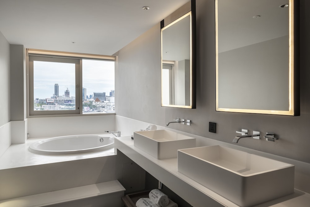 Maison Hotel Bangkok 69/71