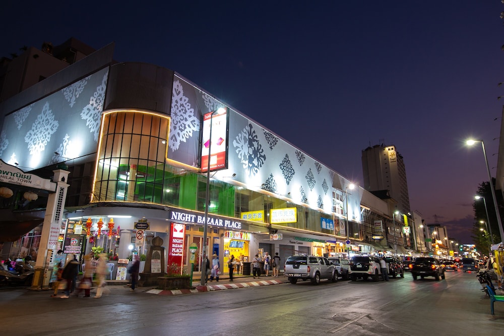 Night Bazaar Place 2/59