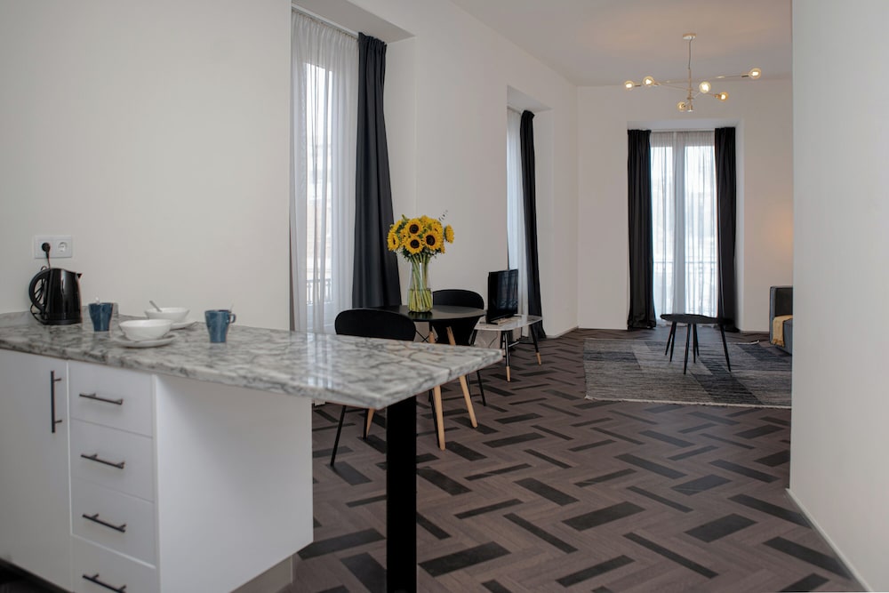 Gloria Suites by Lx Way 7/39