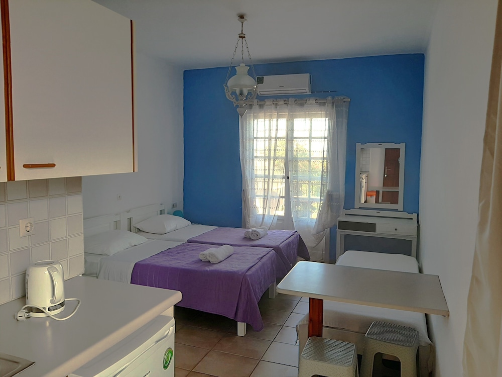 Remi Studios Apartments 18/39