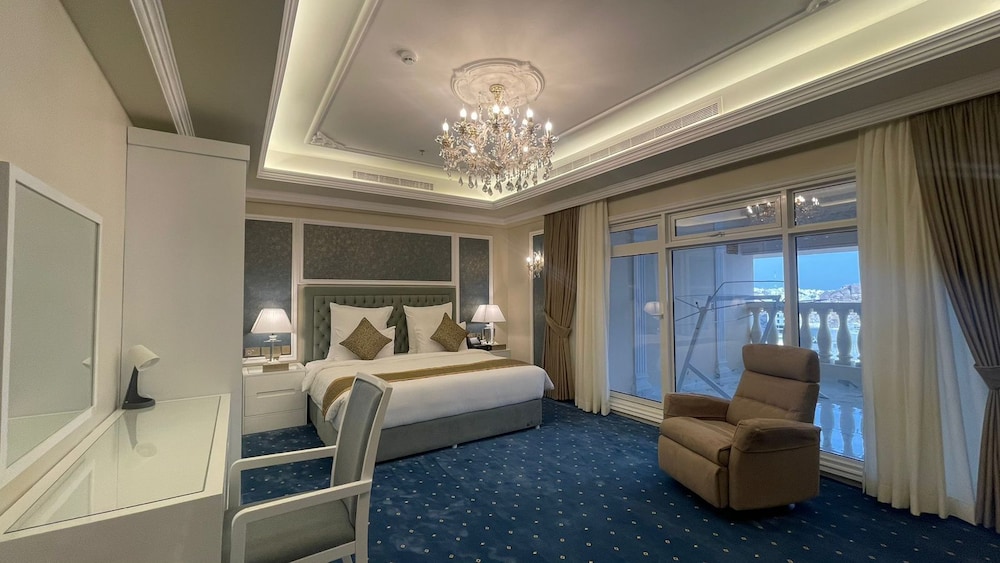 PRESIDENTIAL, SUITE
