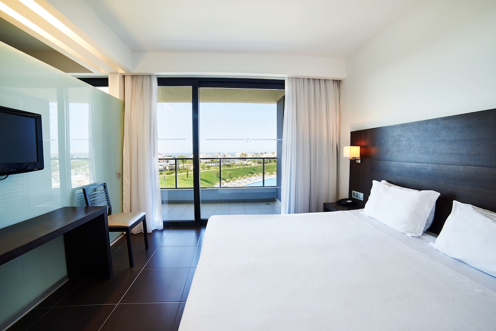 PRESTIGE, SUITE, SINGLE, POOL VIEW