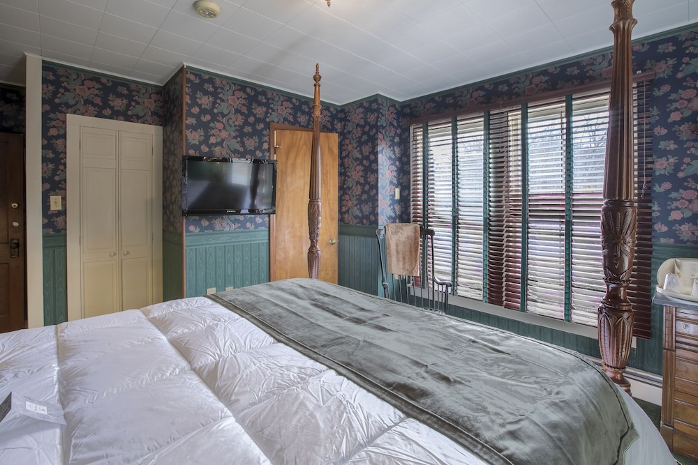 Stroudsmoor Country Inn 16/67