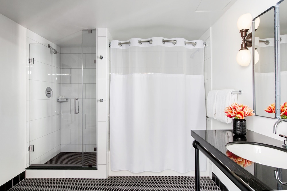 Kimpton Hotel Enso 11/60