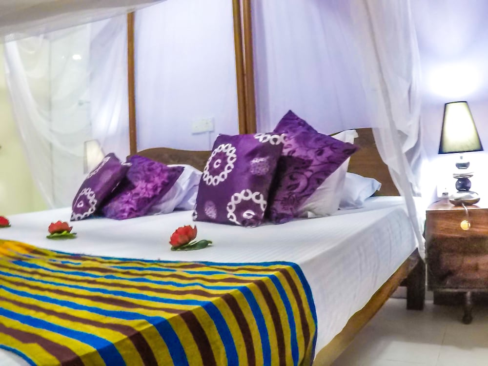 Mrs Wijenayake's Beach Haven Guest House 6/34