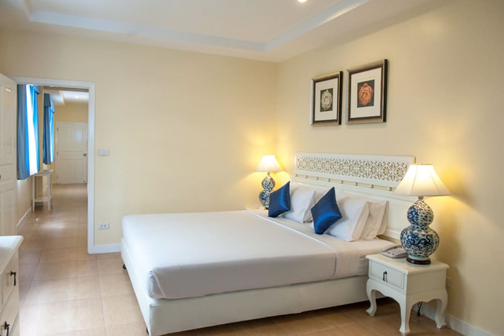 Lido Beach Hotel 5/52