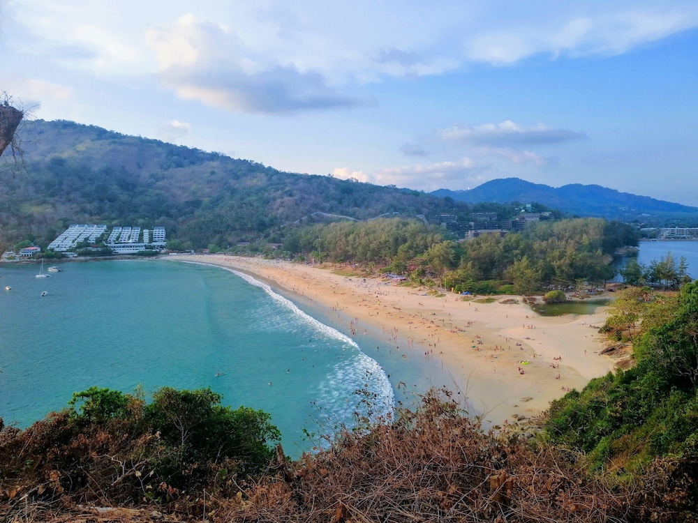 Naiharn Beach Resort 68/70