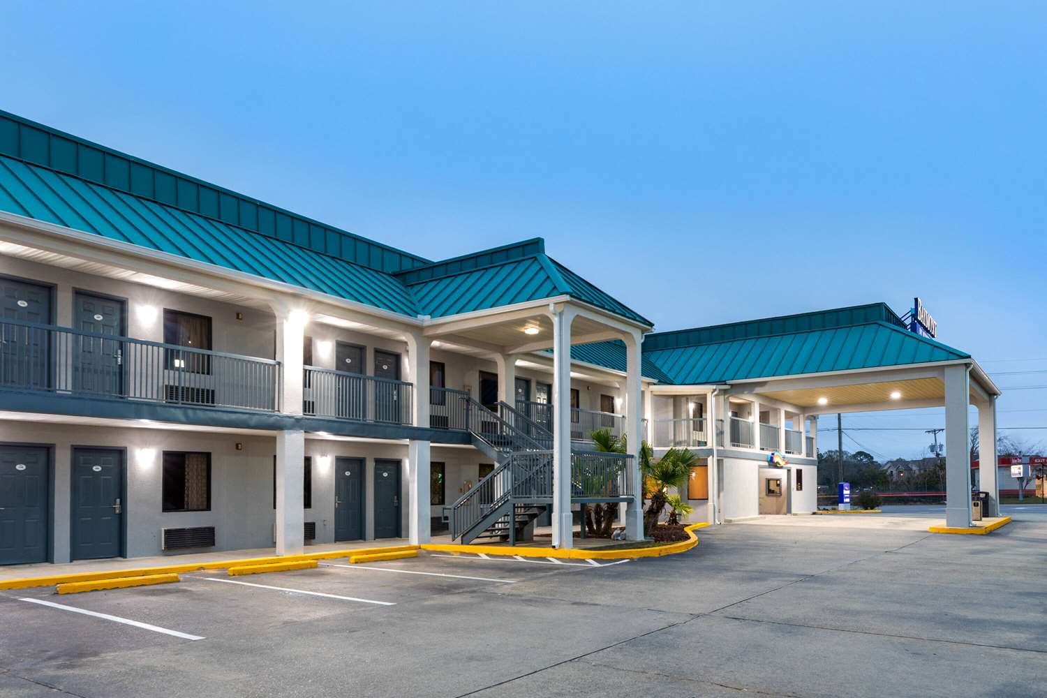 Baymont by Wyndham Biloxi Ocean Springs 56/60