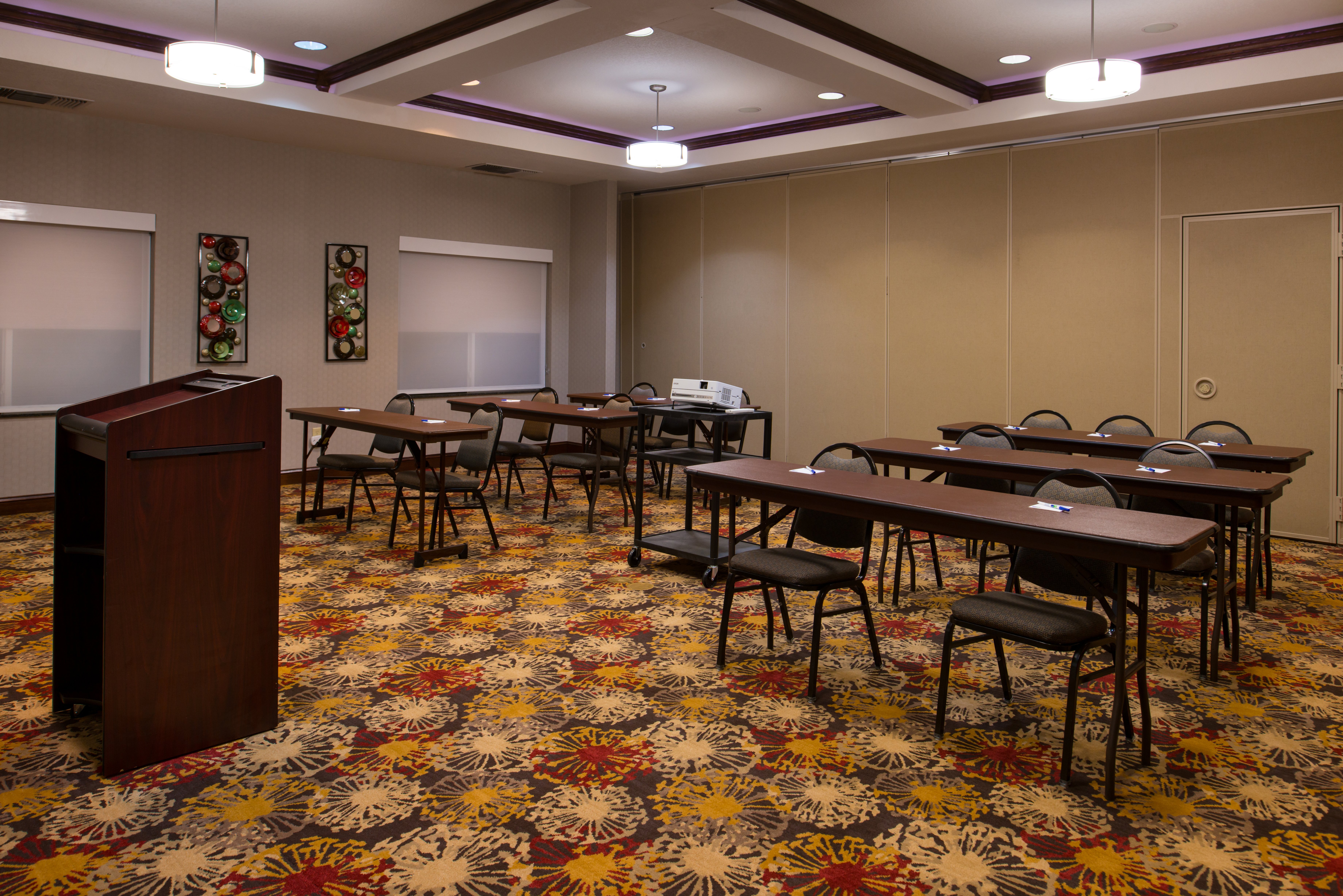 Holiday Inn Express Hotel And Suites Pittsburg 66/73