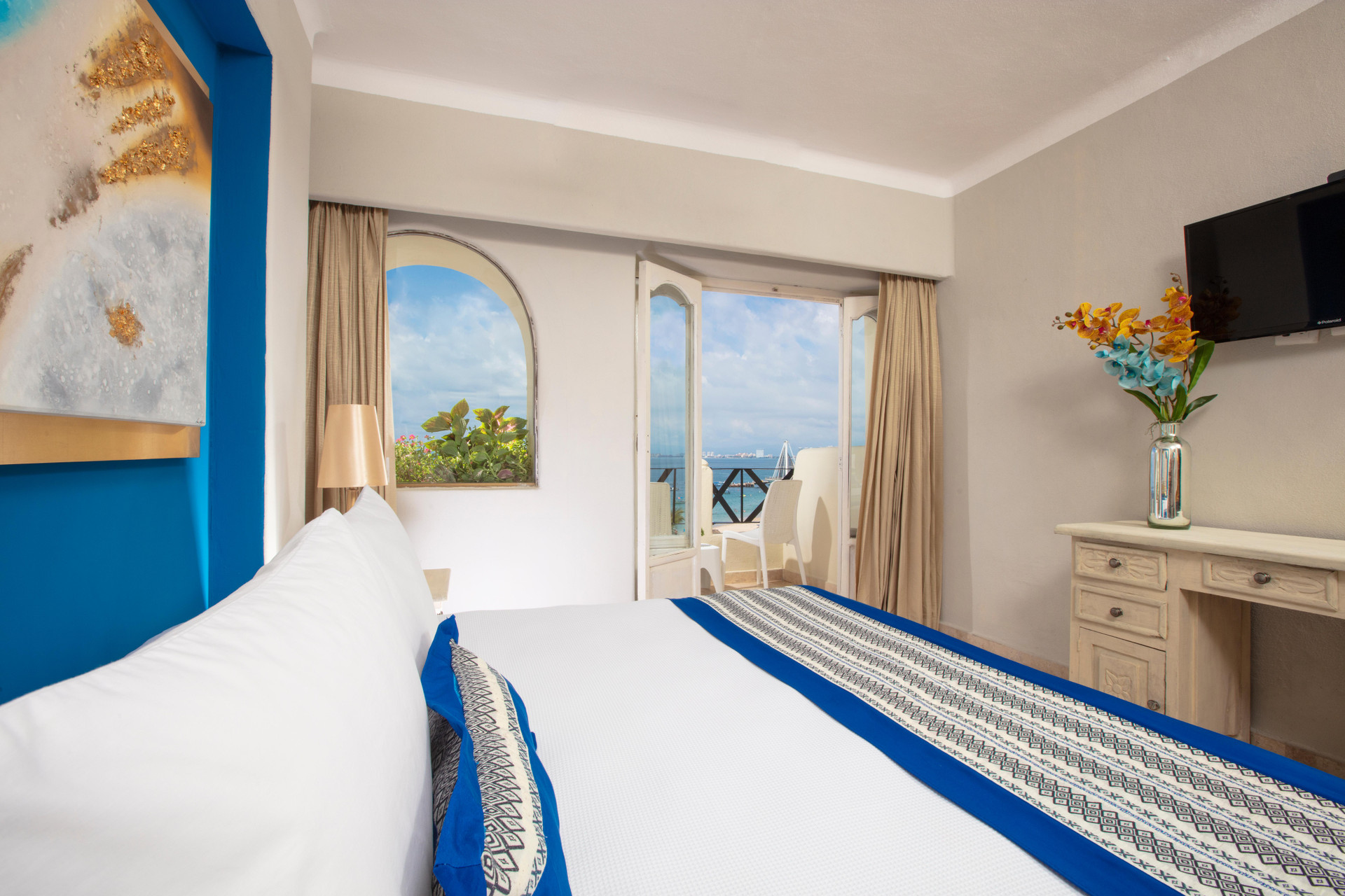 Deluxe, Bay View