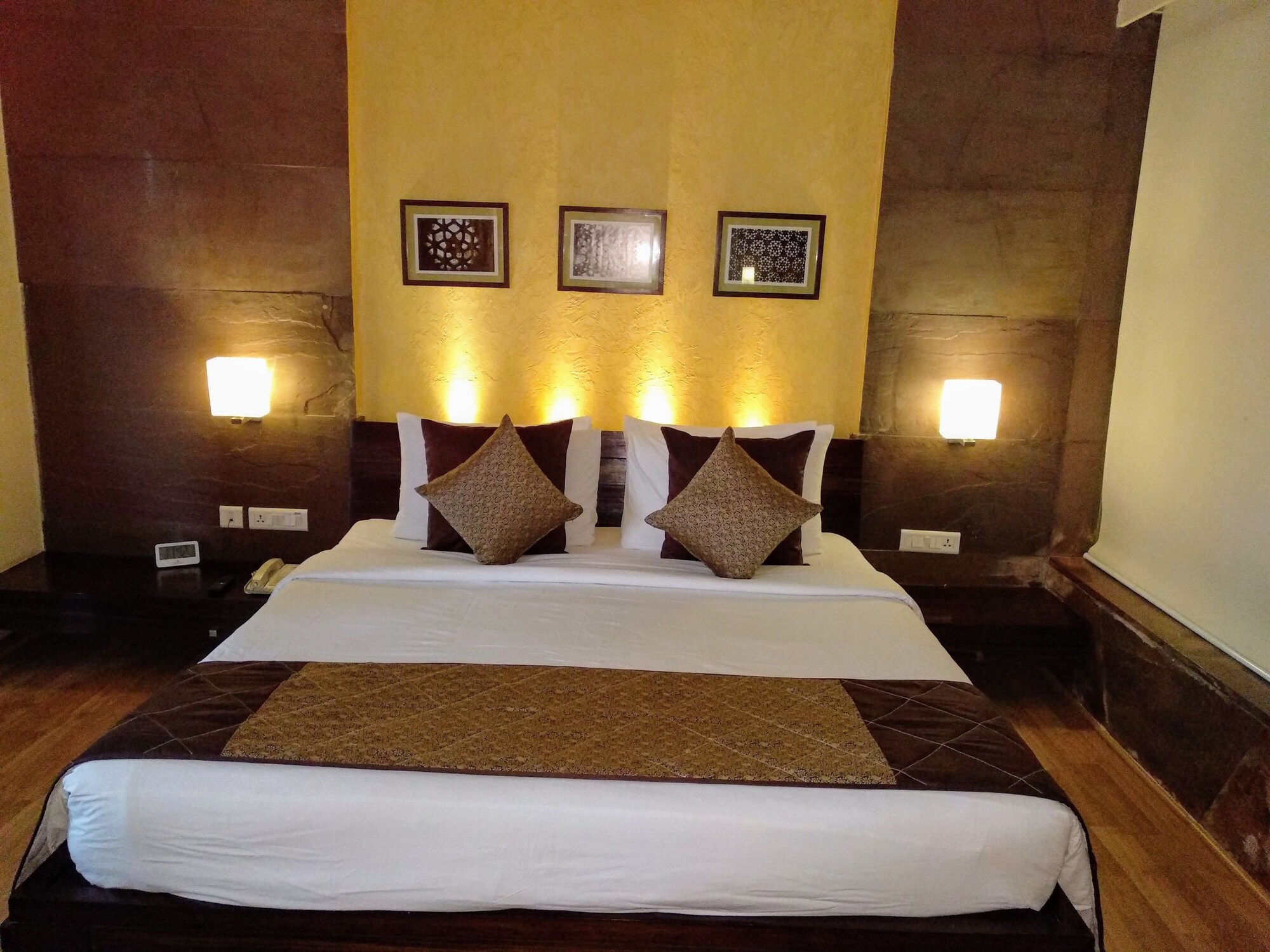 Suite, King Bed