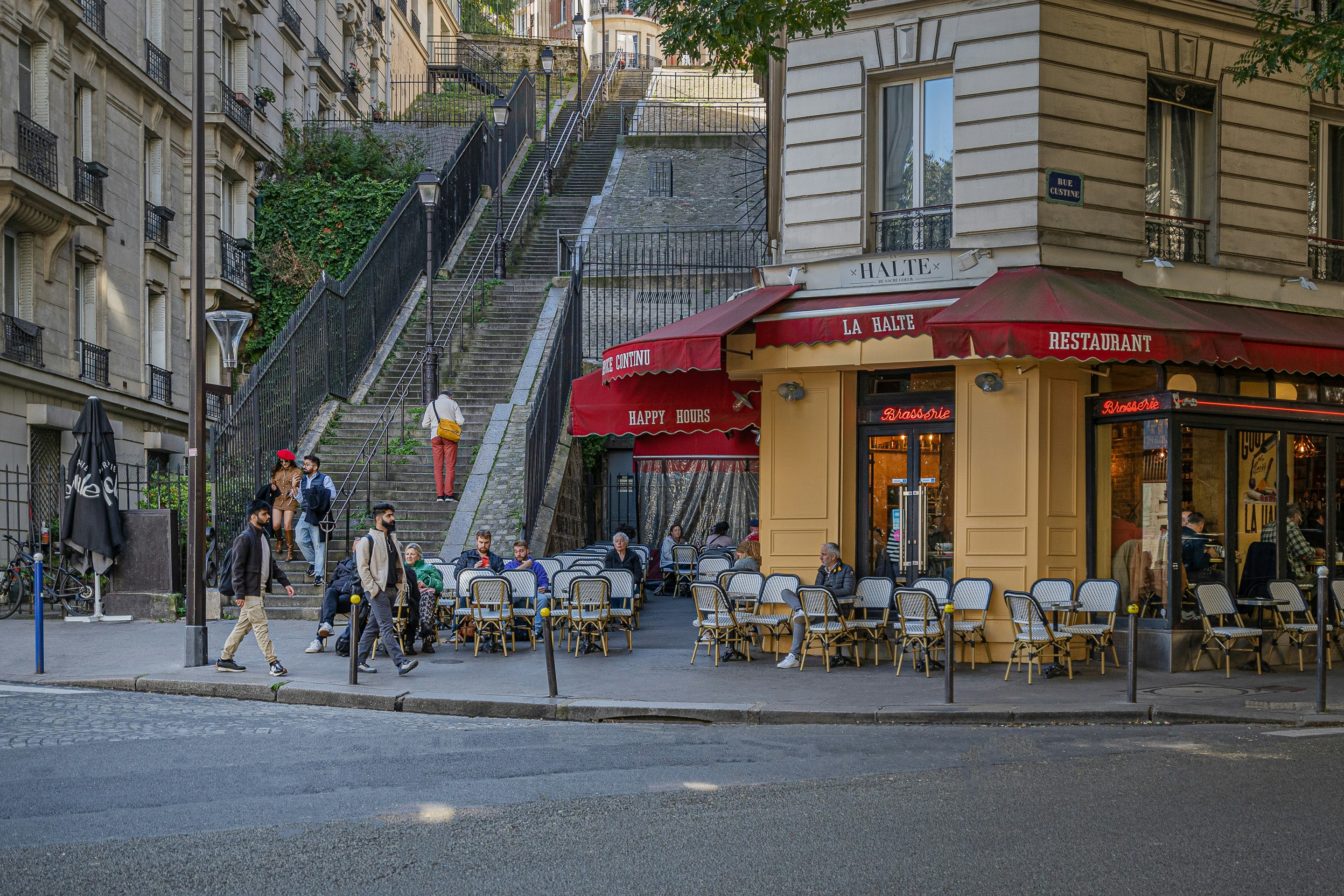 YUNA MONTMARTRE 60/64