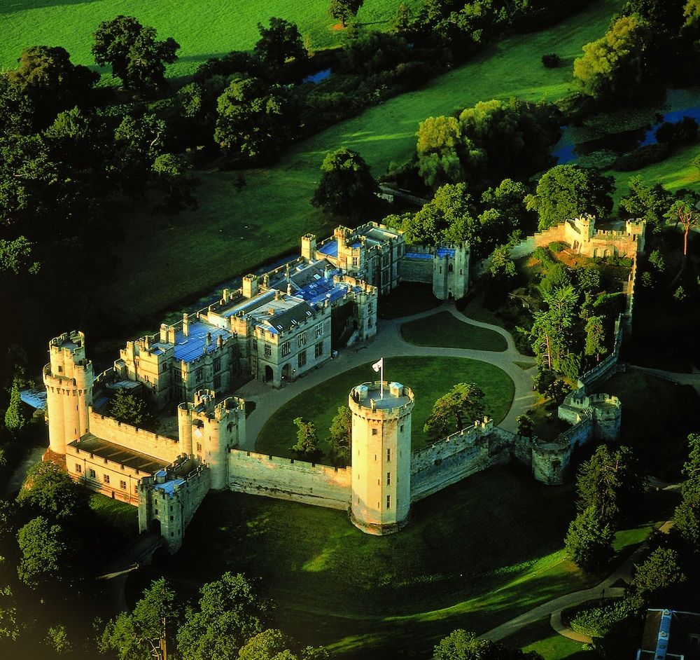 Warwick Castle 2/50