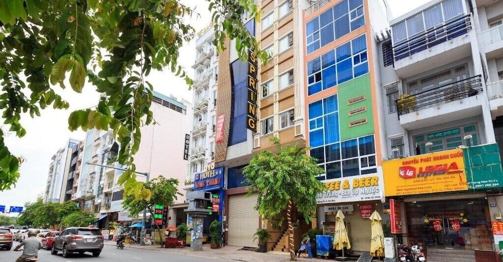 Spring Hotel 16/19