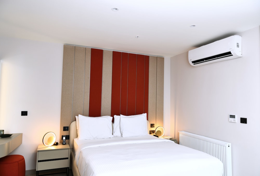1 BEDROOM, APARTMENT