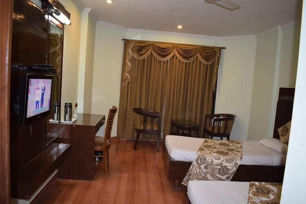 Vaibhav Hotel 28/46