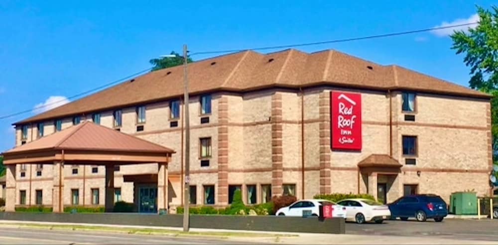 Red Roof Inn and Suites Detroit - Melvindale / Dearborn 1/42