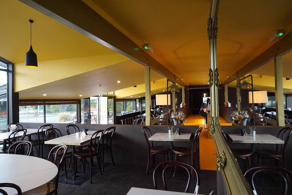 The Godley Hotel 27/50