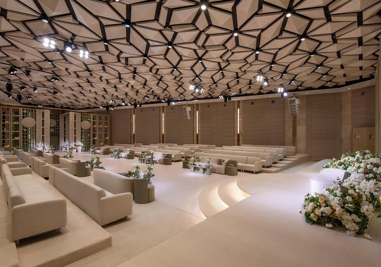 Ray Hotel Kuwait 13/63