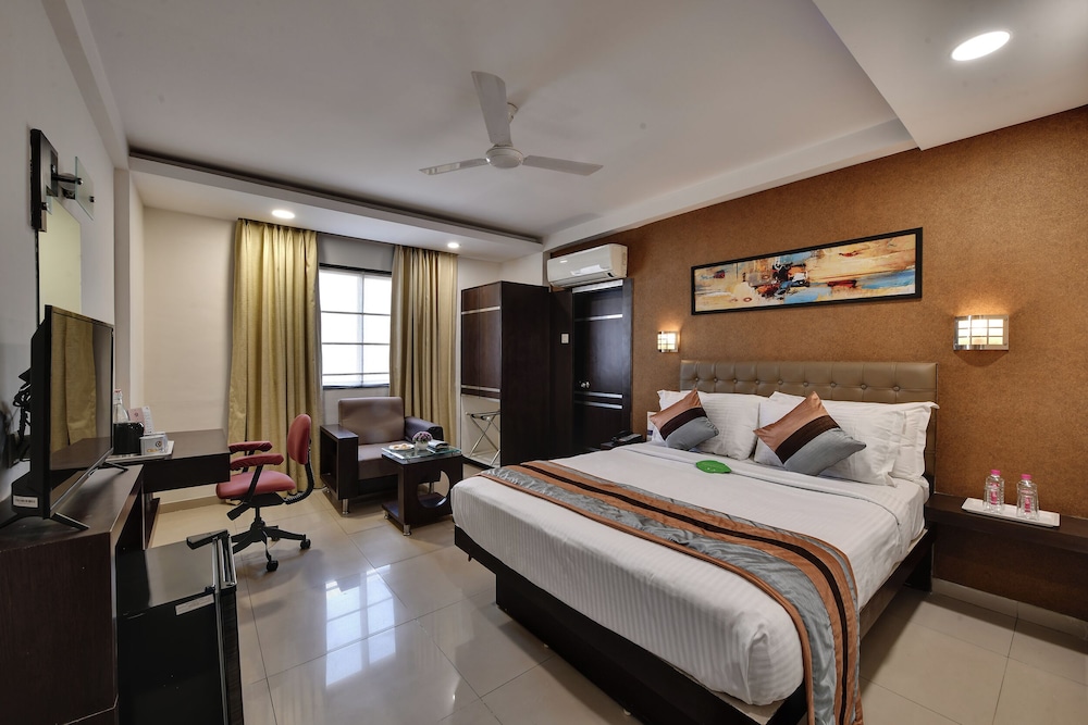 Click Hotel Yuvraj 13/46