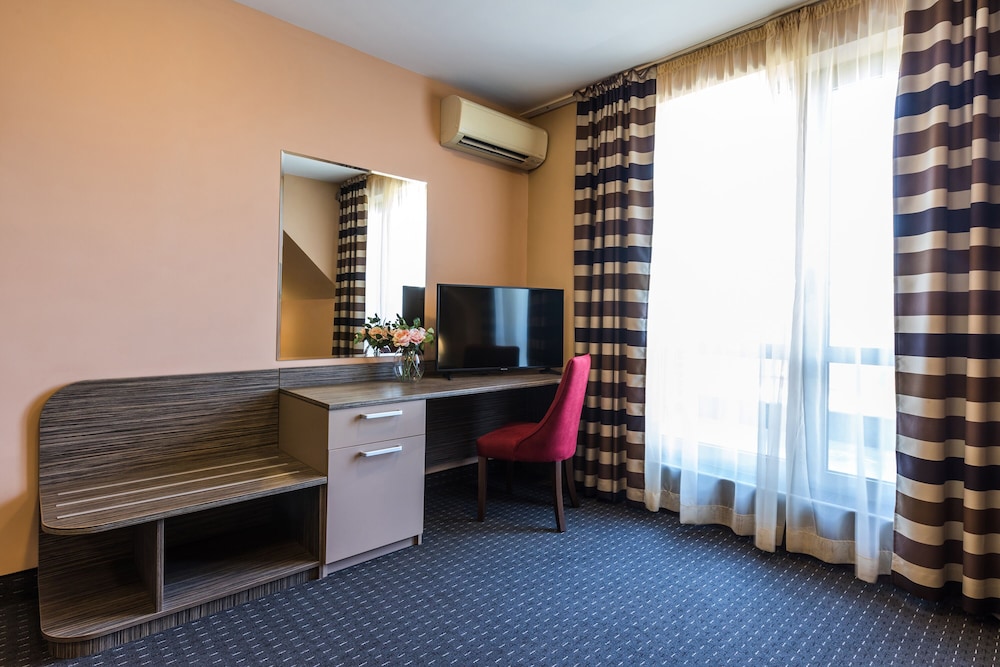 Plaza Hotel Plovdiv 4/68