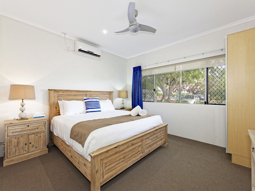RIVIERA MOTEL BUNDABERG 5/44