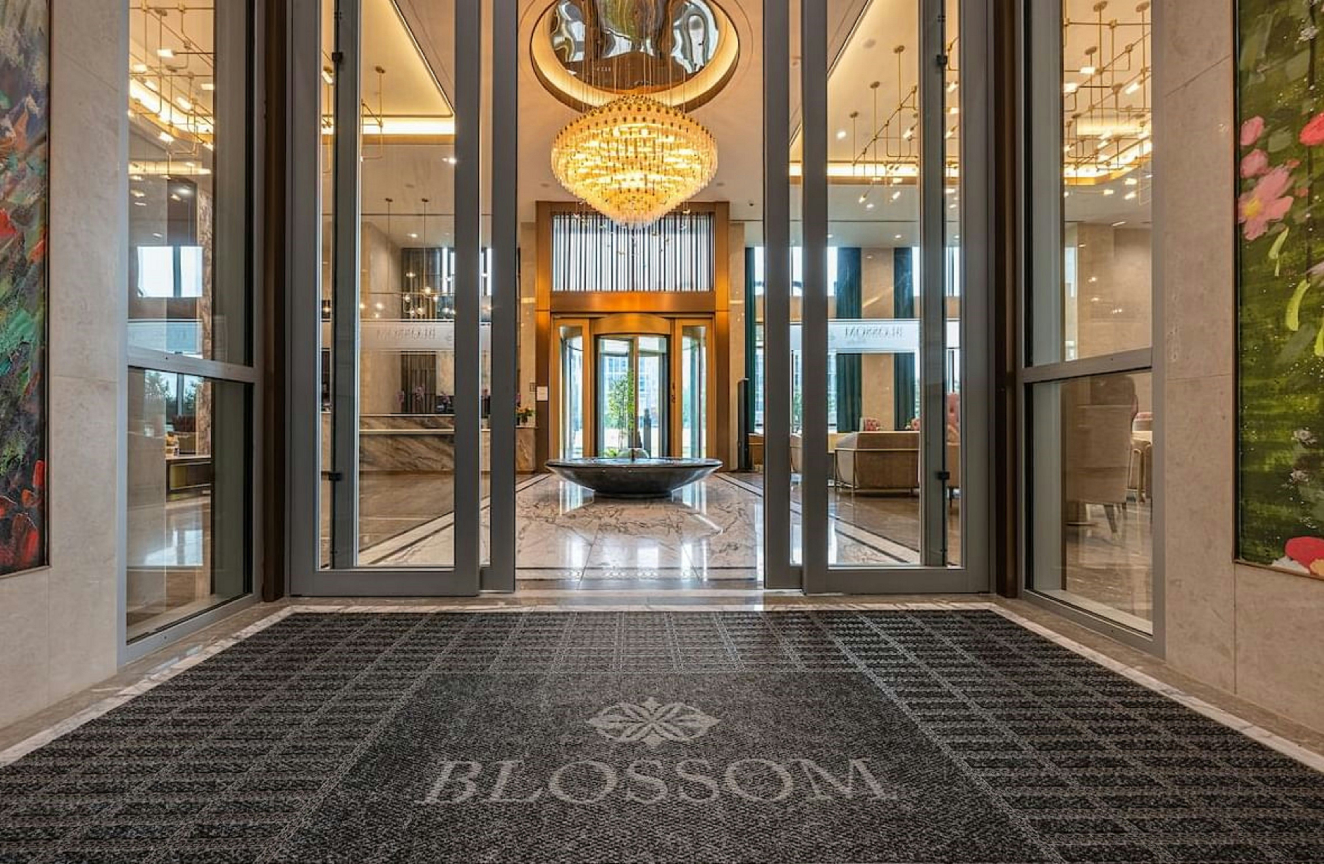Blossom Hotel Houston, Curio Collection by Hilton 4/36