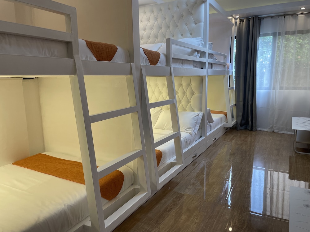 FAMILY SUITE, MULTIPLE BEDS, GROUND FLOOR