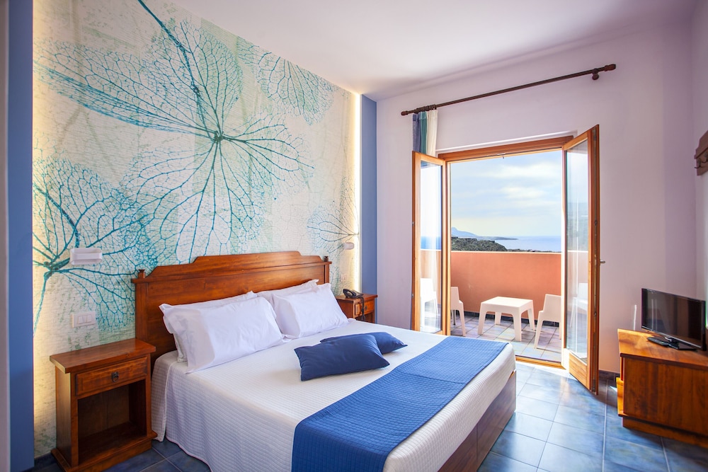 Qalea Pantelleria 9/42