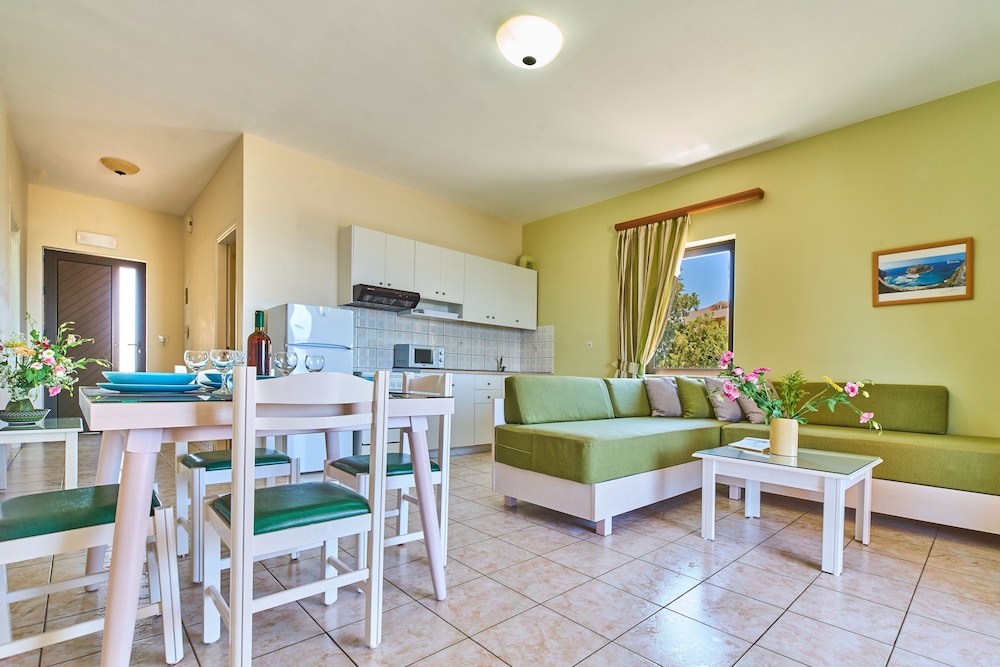 Nanakis Beach Apartments 10/36