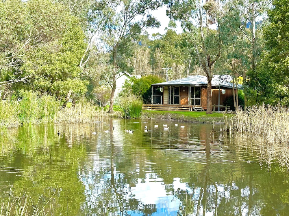 GRAMPIANS CHALETS 44/50
