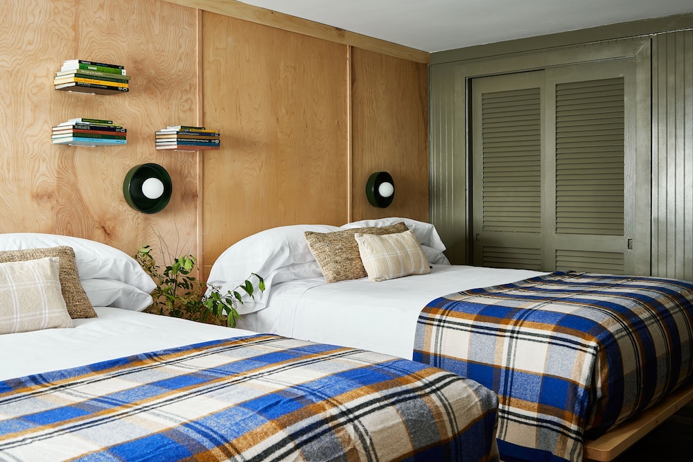 Bluebird Cady Hill Lodge 14/50