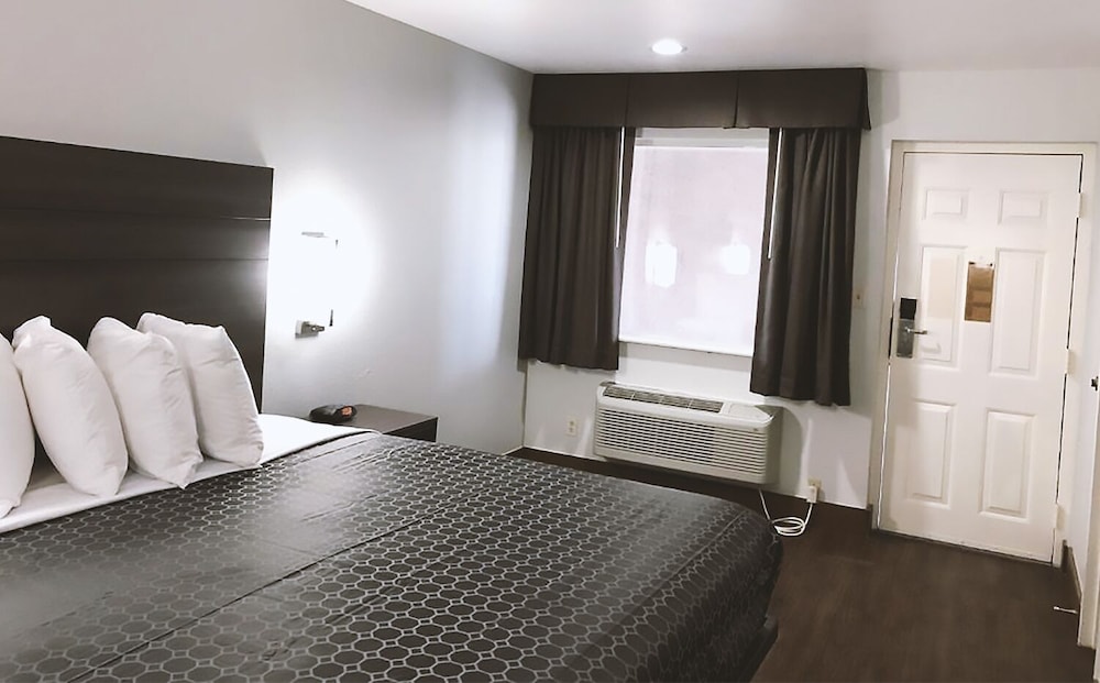 Americas Best Value Inn & Suites San Antonio Arena District 3/21