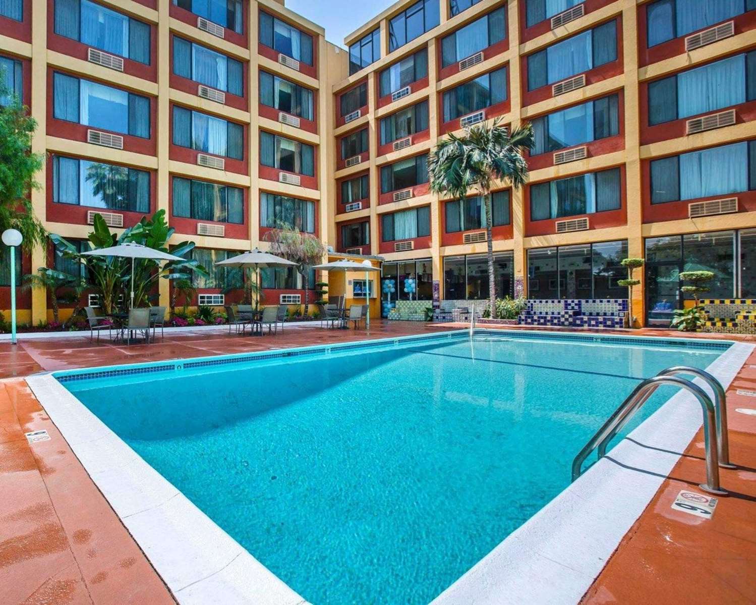 Quality Inn and Suites Montebello - Los Angeles 23/51